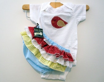 Girls Baby clothes - Onesie With Ruffled Bloomers with Red with Birds Gift Set