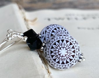 Black and white mandala earrings in sterling silver, Vintage lucite jewelry, Simple drop earrings, unique gift ideas for her