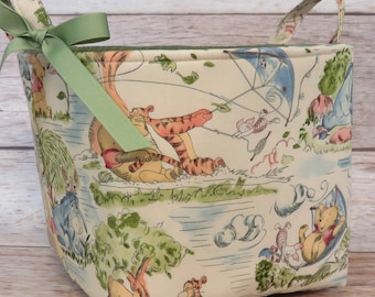 Organización de almacenamiento - 8 x 8 x 8 pulgadas - Winnie the Pooh Eeyore Tigger in the Park Toile - Cesta contenedor de tela - Decoración de la habitación del bebé