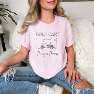 ゴルフカートプリンセスTシャツ、コケットゴルフ、ソフトガール美学、妻のための面白いゴルフ衣装、カートガールシャツ、彼女への贈り物、ピンクの雰囲気