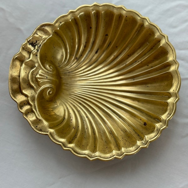 Vintage Brass Scalloped Seashell Dish 7.5”