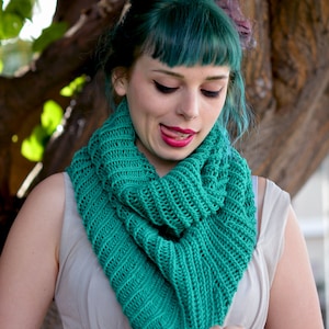 Volcano Cowl knitting pattern PDF image 1