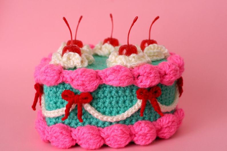 Heart Shaped Cake PDF Crochet Pattern Twinkie Chan Valentine amigurumi image 5