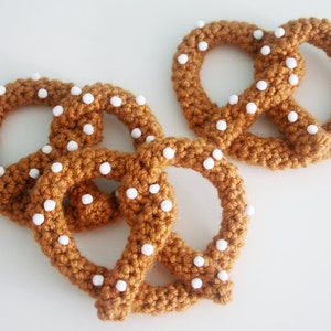 Pretzel Brooch PDF Crochet Pattern Twinkie Chan amigurumi play food image 3