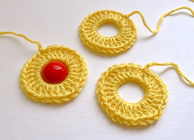 Pineapple Upside Down Cake tissue box cozy PDF Crochet Pattern Twinkie Chan amigurumi play food image 4