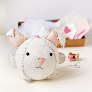 Children&#39;s Plastic-Free Make Your Own Easter Rabbit Craft Kit