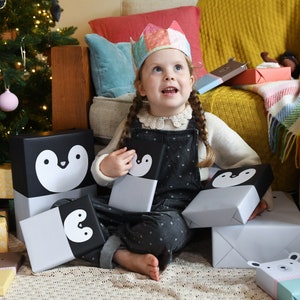Kit di carta da regalo riciclabile con famiglia di pinguini, carta da regalo ecologica per Natale, carta da regalo con animali 3D