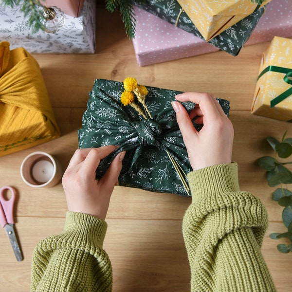 Reusable Green Greenery Fabric Gift Wrap, Furoshiki Cotton Gift Wrapping, Eco Friendly Christmas Wrap