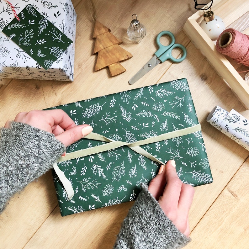 Christmas Greenery GREEN Recyclable Wrapping Paper Set - DEEP GREEN Eco Friendly Gift Wrap 