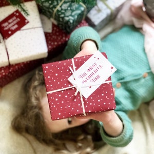 MIXED Red & White Stars 'Wonderful Time' MIXED Recyclable Christmas Wrapping Paper Set image 2