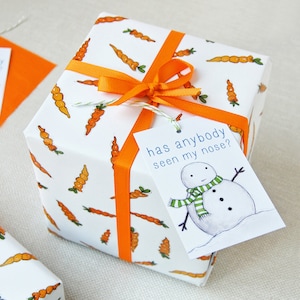 Set di carta da regalo riciclabile a forma di carota di Natale