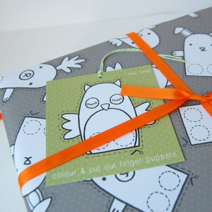 Interactive Finger Puppet Wrapping Paper Set image 4