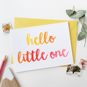 Tarjeta de bienvenida al nuevo bebé: amarillo y rosa