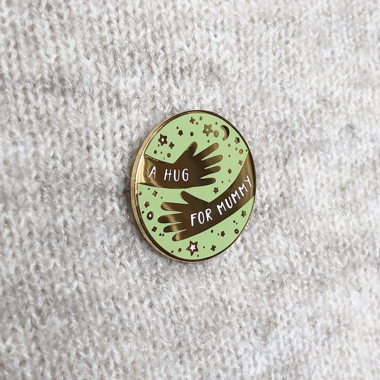 Hugging A Pin Personalised 'A Hug for Mummy' Pin Badge Card - Etsy