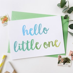 Tarjeta de Hola pequeño, tarjeta para recién nacido en verde y azul