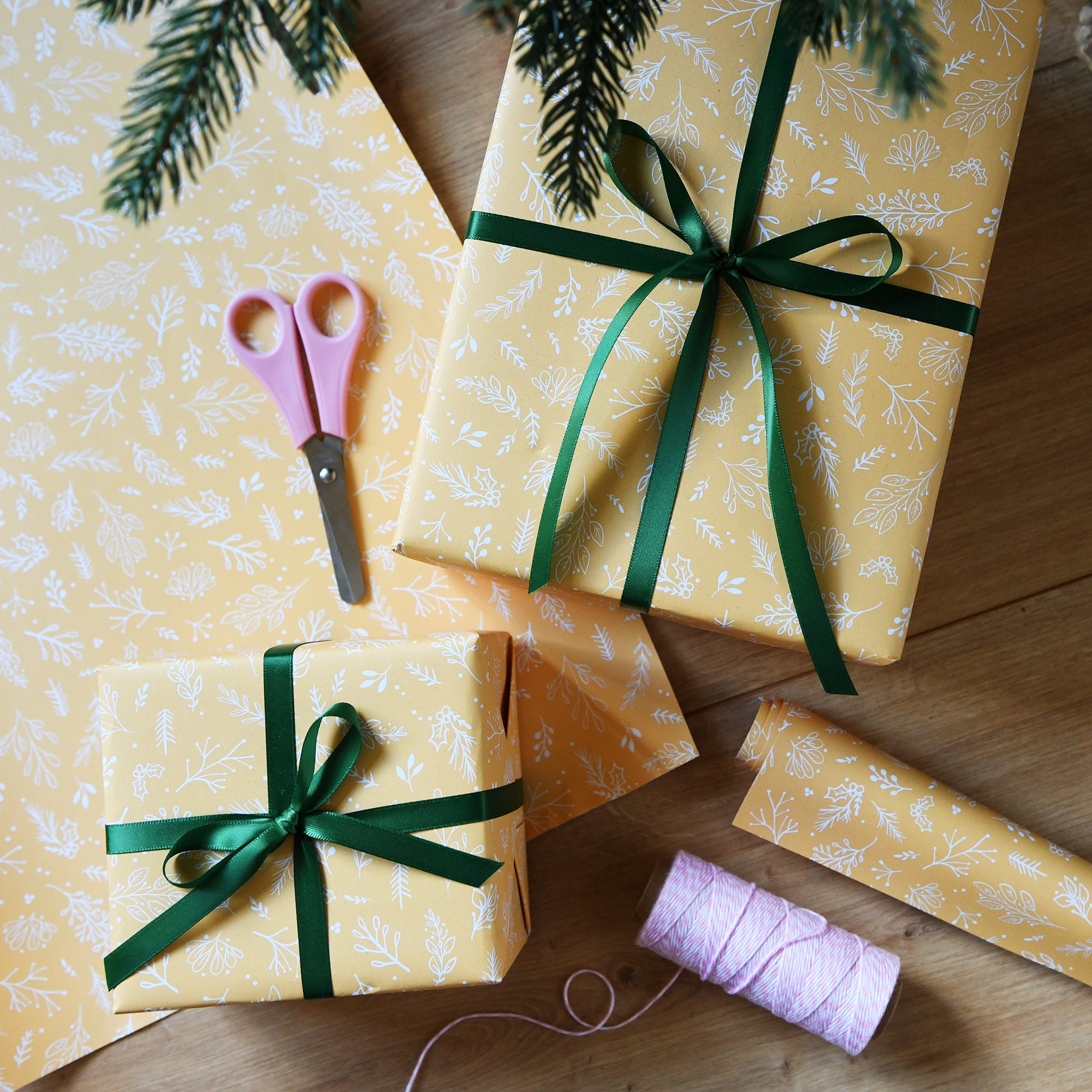 Edunass Wrapping Paper Christmas Wrapping Paper Sheets,Eco Gift Wrapping Paper,Kraft Wrapping Paper Set with Sticker Ribbon,Gift Wrap Christmas Rapping