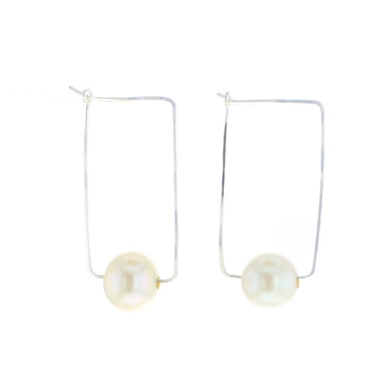 Helmi Earrings image 2