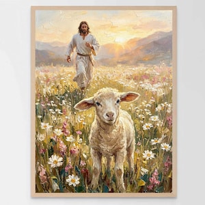 K&ouml;nnte beinhalten: Gerahmtes Gem&auml;lde, das eine Figur in wei&szlig;en Gew&auml;ndern zeigt, die durch ein Feld mit Wildblumen auf ein Lamm zul&auml;uft. Das Kunstwerk hat eine warme Farbpalette mit einem Sonnenuntergang im Hintergrund. Das Lamm befindet sich im Vordergrund.