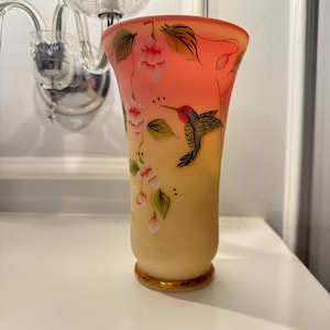 Fenton Burmese Hand Painted Numbered and Signed Limited Edition Hummingbird Vase 2002 Connoisseur Collection Made in USA Glows