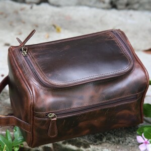 Extra Large Leather Toiletry Bag for Men Premium Leather Men&#39;s Toiletry Bag for Travel, Dopp Kit Pouch, Travel Organizer, Shaving Kit bag