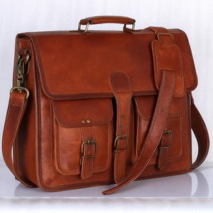 Leather Messenger Bag for Men and Women Large Briefcase Laptop Shoulder Bag Unisex Crossbody Satchel for Office, Business, Work, Travel