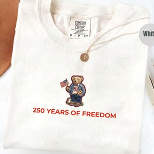 250-jähriges Jubiläum Adretter Vaterländischer Bär Komfort Farben Shirt, passendes 4. Juli Party T-Shirt, T-Shirt mit amerikanischer Flagge, USA Unabhängigkeitstag