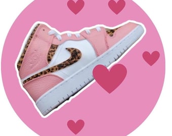 Nike Air Jordan 1 Mid pintadas a mano / Zapatillas Jordan pintadas a mano / AJ1 Mid personalizadas / Nike Jordan personalizadas / Zapatillas de arte urbano