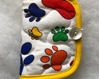 Quilted needle book case organizer - color paw prints on white