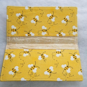 Bumblebees checkbook cover image 2