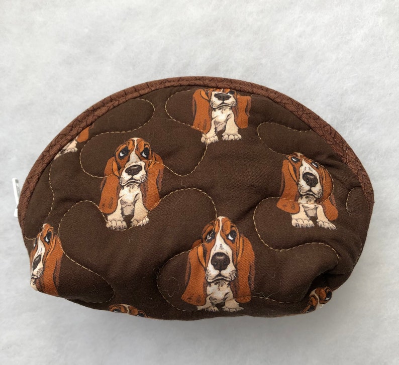 Small Quilted Purse Basset Hound 3 brown image 2