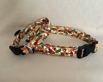 Autumn Leaves and acorns - Dog Collar