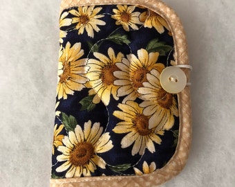 Quilted needle book case organizer - daisy flowers on dark green