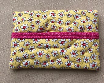 Tissue Holder Quilted -  White daisies on yellow