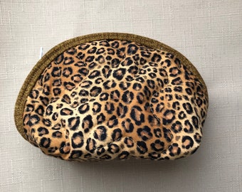 Leopard print - small quilted purse
