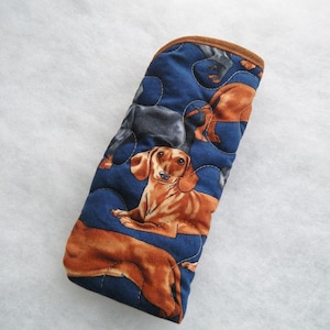 Quilted Eyeglass/Sunglass case - Dachshunds realistic