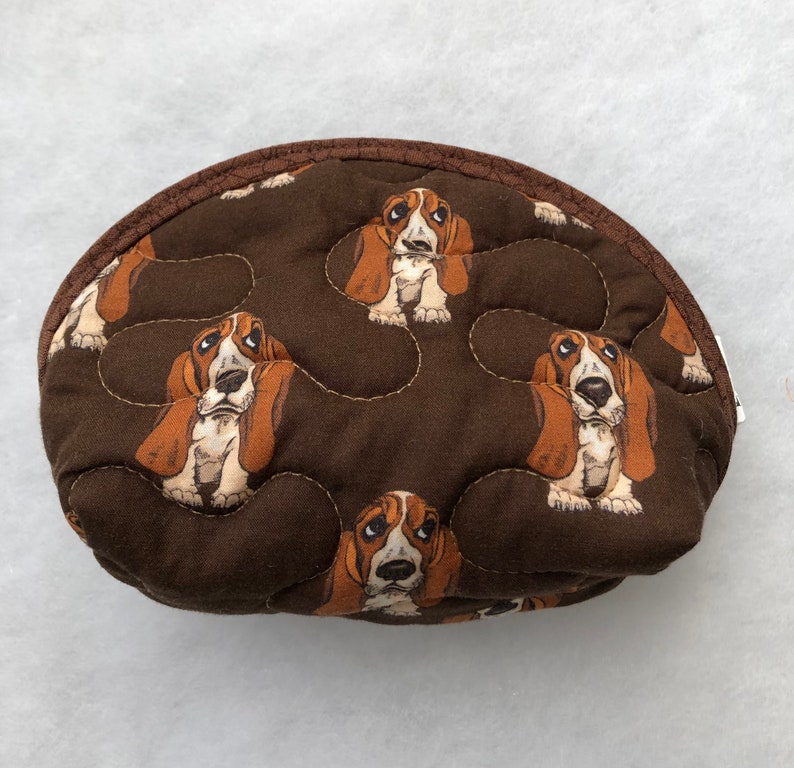 Small Quilted Purse Basset Hound 3 brown image 1