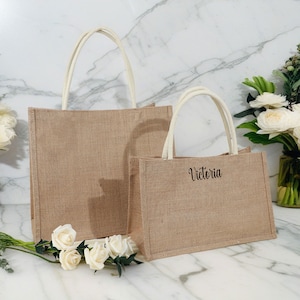 Embroidered Burlap Tote Bag,Bridesmaid Proposal Bags,Personalized Bridesmaid Bags,Monogram Beach Tote Bag,Bachelorette Party Gift