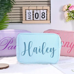 Personalized Makeup Bag Cosmetic Bag Personalized Embroidered Makeup, Bridesmaid Gift Bag, Christmas Gift, Gift for Her, Travel makeup Bag