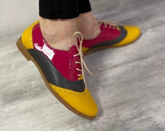 Colorblock Oxford Shoes – Handmade Yellow, Pink & Gray Brogues in Patent Leather – Custom Artistic Lace-Up Flats
