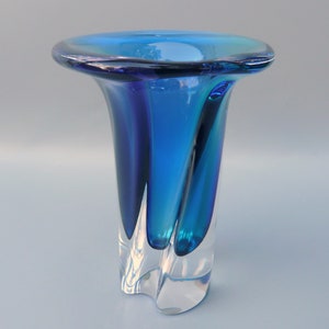 Kosta Boda Amarant Vase,Kosta Boda G Warff Amarant Series,Goran Warff Kosta Glass Vase,Kosta Boda Sommerso Vase, Kosta Boda Tulip Vase,49221