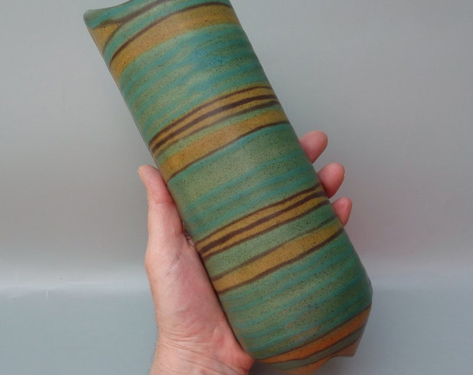 Fong Chow Green Mesa Wall Vase,fong Chow Glidden,fong Chow Mesa Vase
