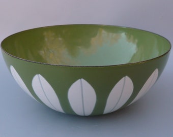 Avocado Green Cathrineholm Bowl,Cathrineholm Green BowlCathrineholm White Lotus Bowl,Midcentury Cathrineholm Enamel Bowl 7.25",Danish Modern