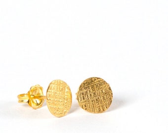 18K yellow gold vermeil hammered circle stud earrings