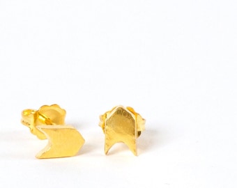 18K yellow gold vermeil follow your arrow stud earrings