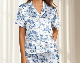 Ensemble court pyjama en satin avec animaux tropicaux, pyjama assorti Safari bleu blanc, vêtements de nuit de la faune de la jungle, vêtements de détente soyeux, cadeau pour elle