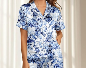Pijama corto de satén azul con estampado floral, pijama a juego con estampado floral vintage, ropa de dormir elegante para mujer, ropa de estar suave y sedosa, regalo para ella.