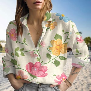 Tropisches Blumenbluse-Shirt, buntes Garten-Frauen-Shirt, Sommerferien-Outfit, botanische Bluse Frauen, Geschenk für Naturliebhaber