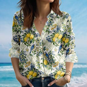Camicia con stampa floreale Bird Lemon, camicia da donna Cottagecore, top con stampa Bluebird Citrus Garden, camicia vintage Nature da donna, regalo per lei