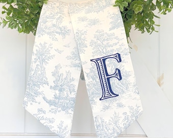 Toile Wreath Sash with Monogram, French Toile du Jouy Fabric, Embroidered Initial Front Door Wreath Tie, Custom Year Round Decor, Ryan font