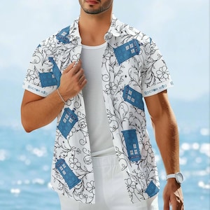 Maglietta con bottoni di Doctor Who, maglietta con cabina di polizia del Tardis, camicia hawaiana con film retrò, camicia vintage, maglietta estiva per le vacanze in famiglia, regalo per fan